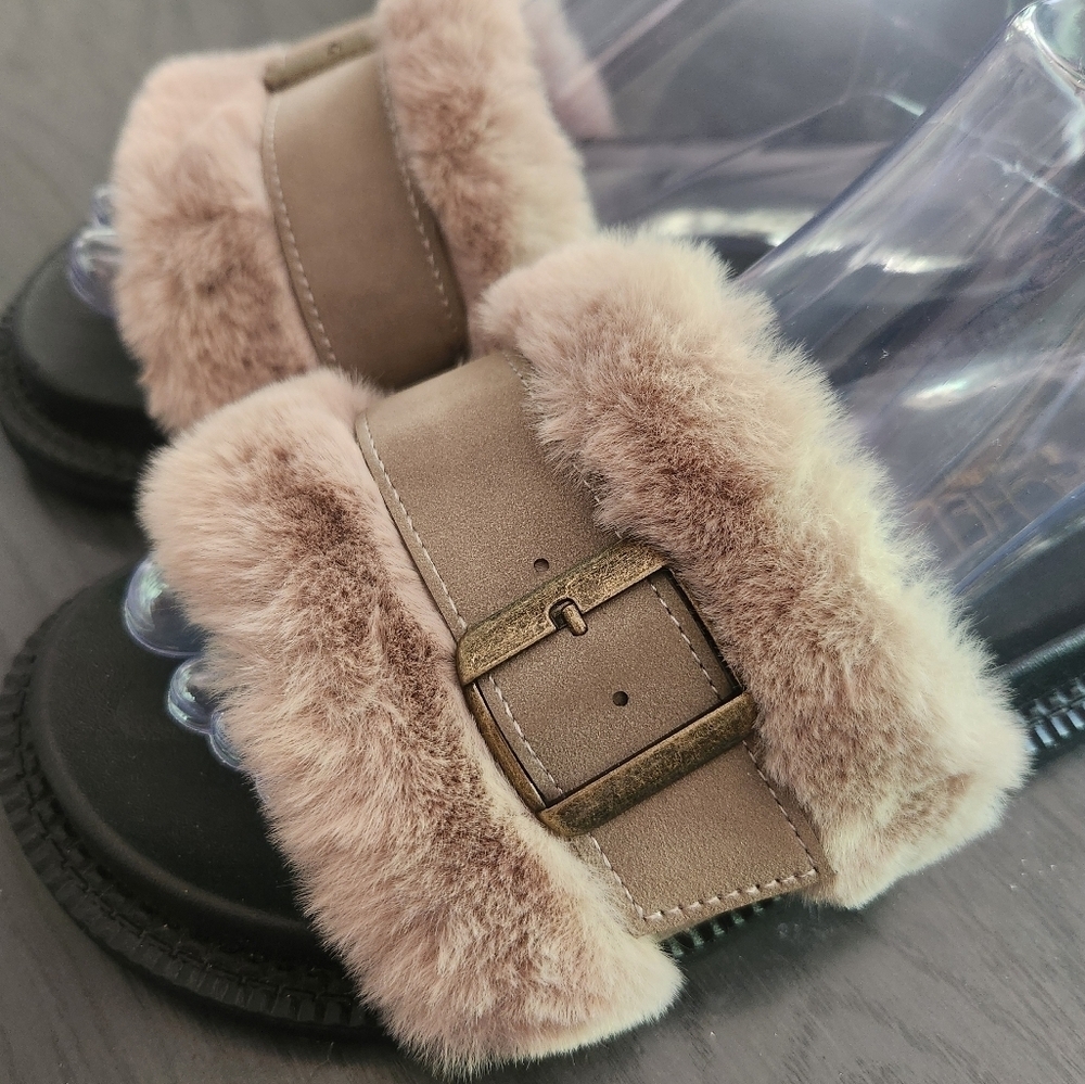 EUC RACHEL ROY FAUX FUR BUCKLE SLIDES SANDALS TAUPE BLUSH SZ6 - Picture 6 of 7